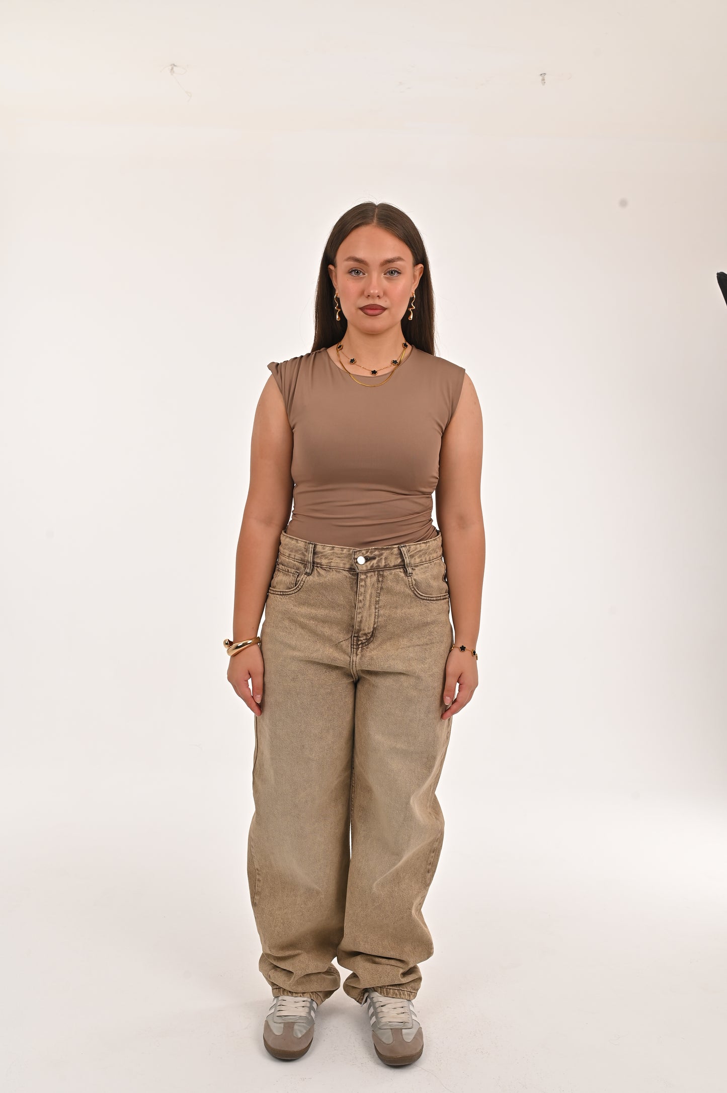 wide-cut top