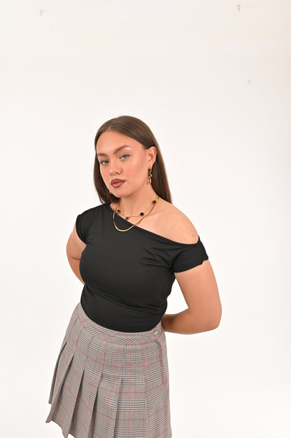 OFF SHOULDER TOP