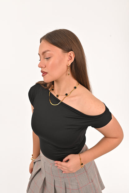 OFF SHOULDER TOP